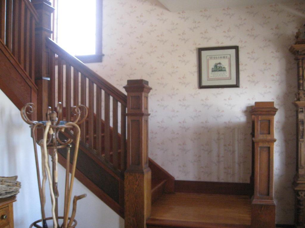 Sproule Heritage Bed & Breakfast Стратмор Экстерьер фото