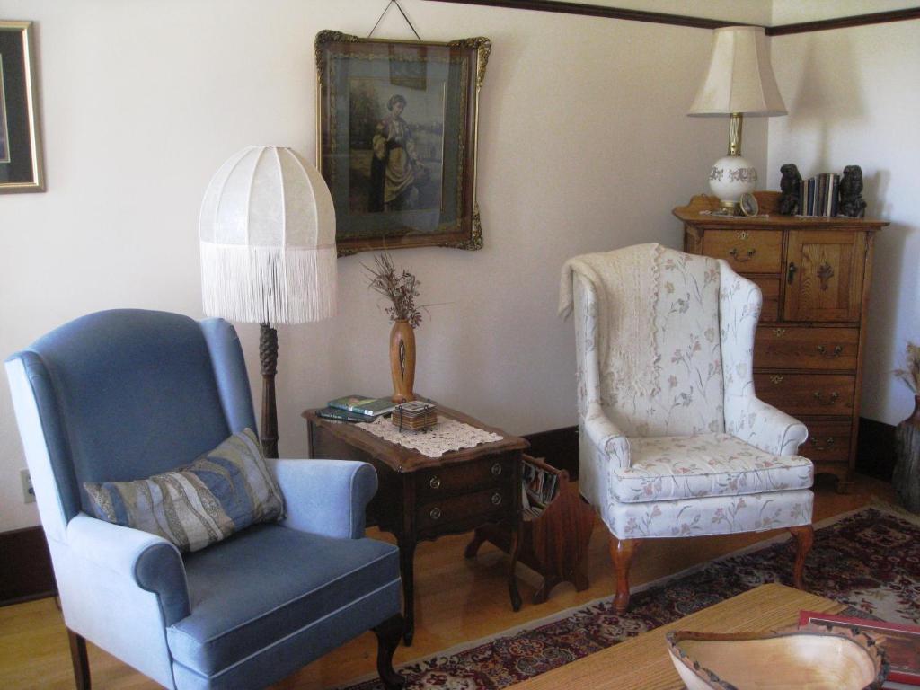 Sproule Heritage Bed & Breakfast Стратмор Экстерьер фото